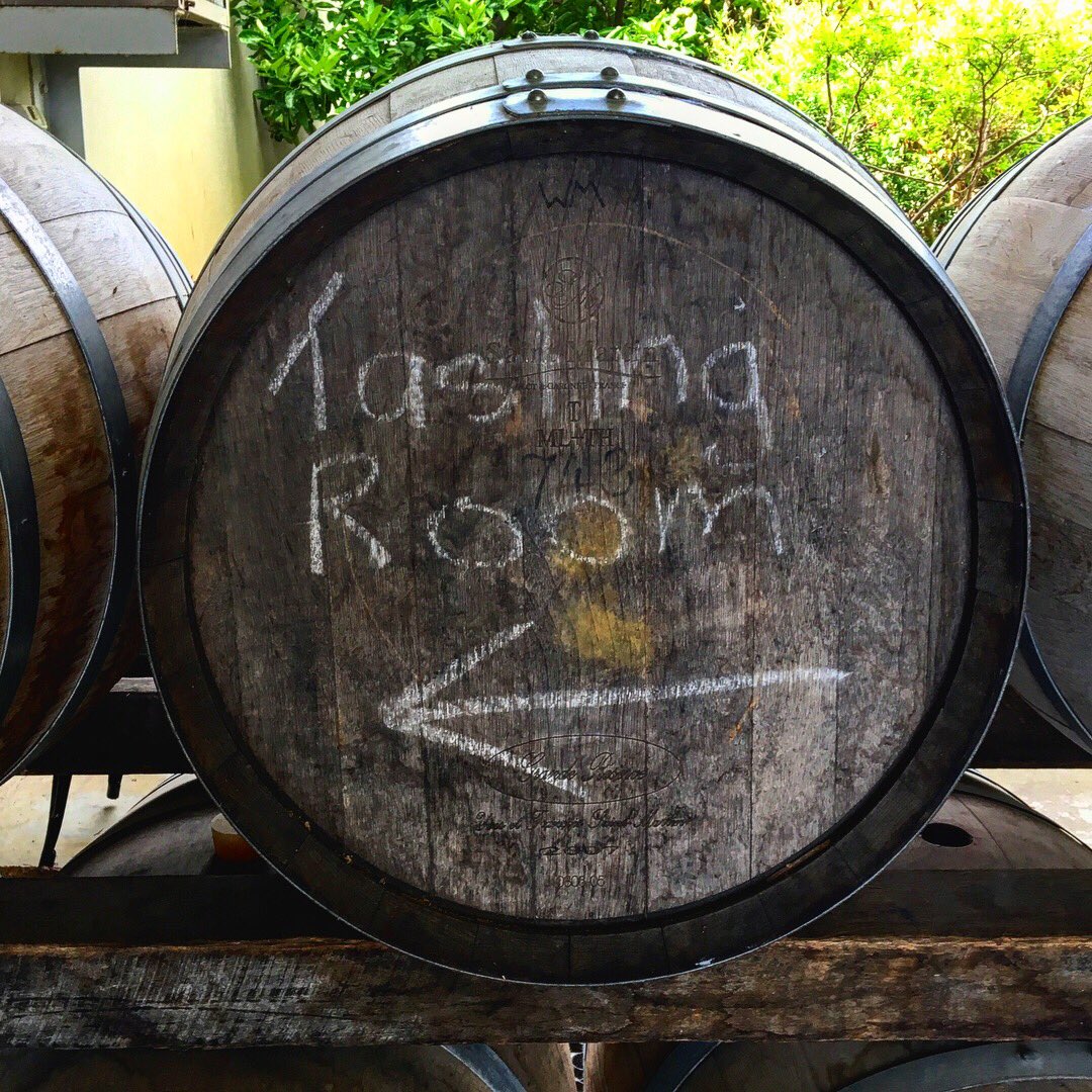 The Roaming Wino tweet media