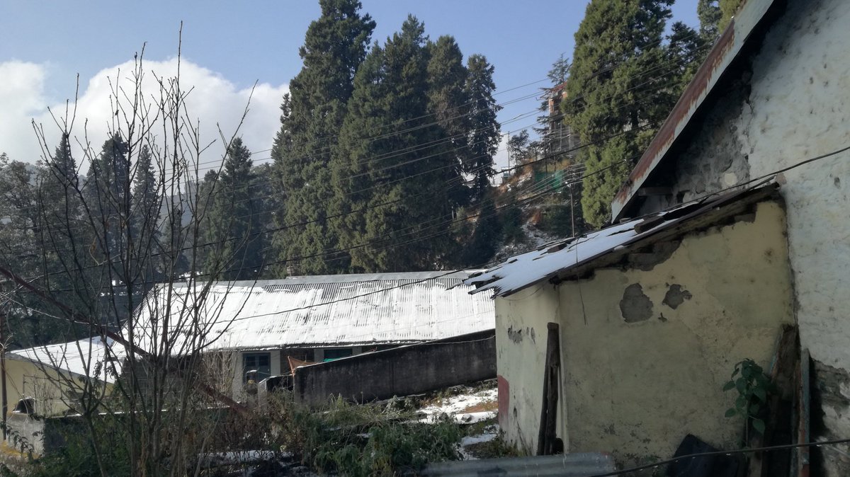 ShivaayN's tweet photo. The real winter's have arrived in nainital. #nainitalwinter'ns https://t.co/rw6eBC4xlM