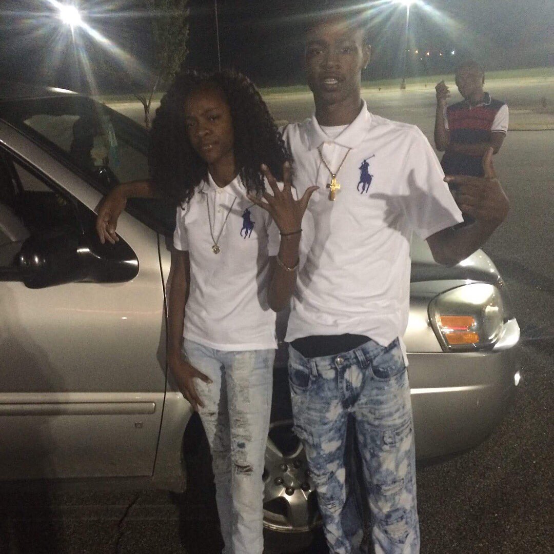 2 pic. Y'all wish my lil sis a happy 18th MoB day for me ! You legal now thug 💯🤙🏾🖤🎱 https://t.co/BfwvWeDNLk