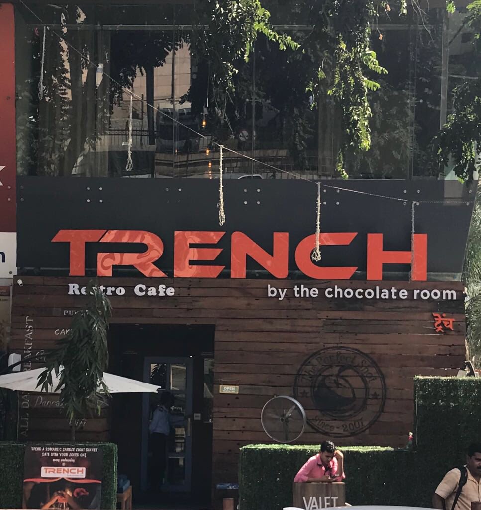 Saburbanette's tweet photo. Lovely little place, newly opened opposite Ambani Hospital in Andheri. Go check it. 
(The pizza is eternal, by their own admission) https://t.co/LDMRwaFxAp