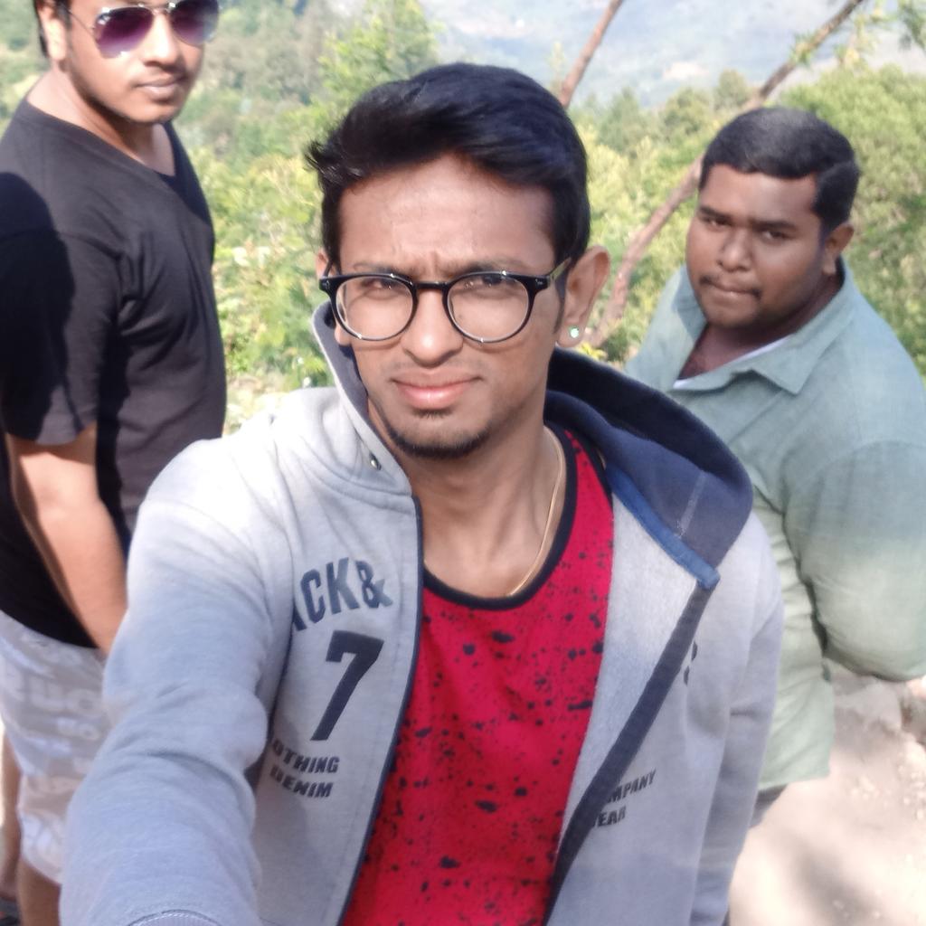 SoundarAriyan's tweet photo. #NewProfilePic https://t.co/49zhkPUNLL