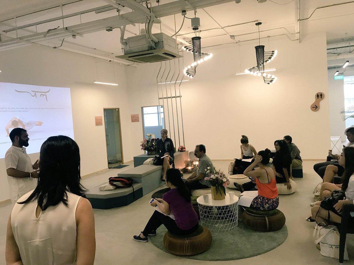 Pardeep introducing us to Jal Yoga.