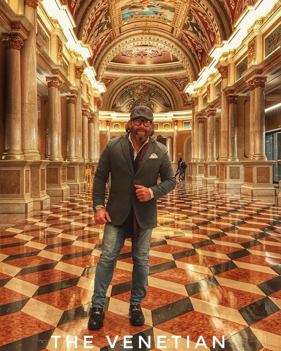 InstructorZero's tweet image. Goooood Night from Las Vegas... Not always Tactical 😉👊🇺🇸 @nssfshotshow