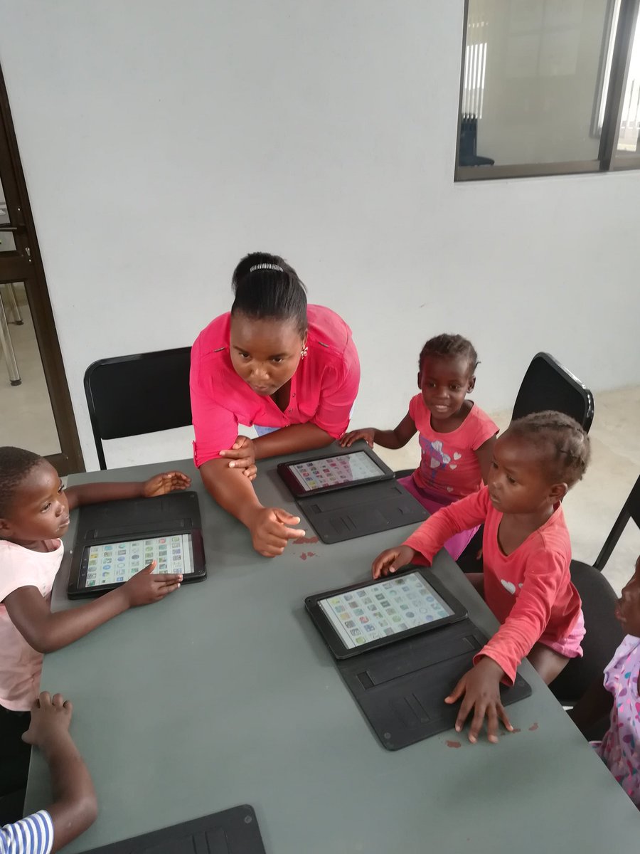 Glenrose669's tweet photo. #OpenLearning is the right place to be #HennaPreSchool having their first class @HuntDLC @GwfOnline @mawogu @community_more https://t.co/IBRnzi8wYs