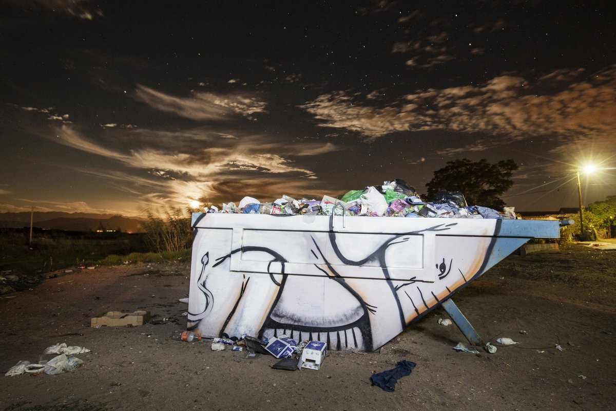 falko_fantastic's tweet photo. BROKE BACK DIRTBIN
_________________________
#falko1 #OnceUponATown #redbullza #streetartSouthAfrica https://t.co/HHItEkLEph