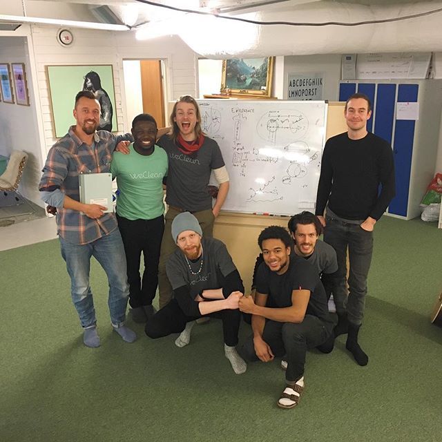 We always make sure to have a photoshoot with all visitors who just happen to give us profound knowledge on how to project manage our business and, I’ll be damned, ourselves. This time it was @jonasaakre from @emergenceschoolofleadership, a very educatio… ift.tt/2n6lUUD