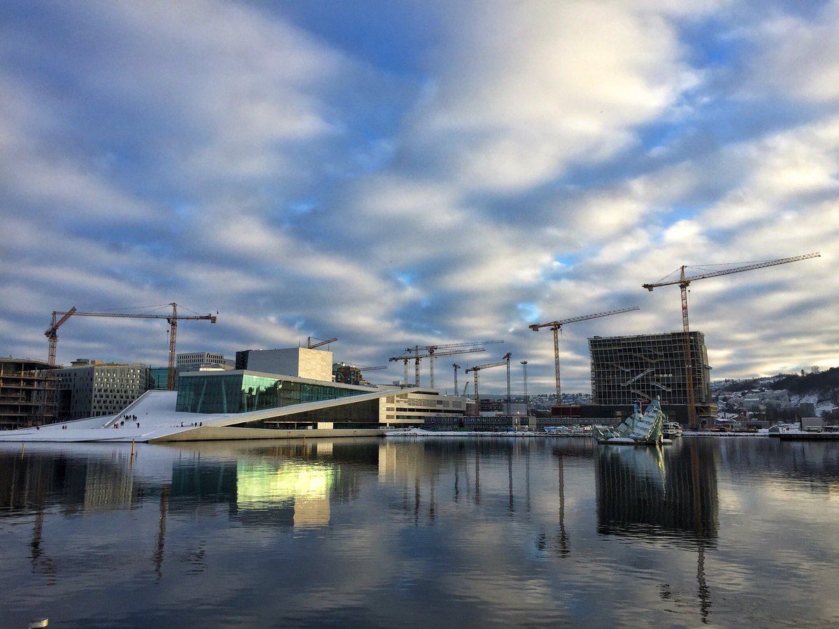 AndreassenLena's tweet photo. The Operahouse in Oslo @Meteorologene @StormHour @ThePhotoHour @EarthandClouds @VisitOSLO #500pxrtg https://t.co/MZYGalaNkC
