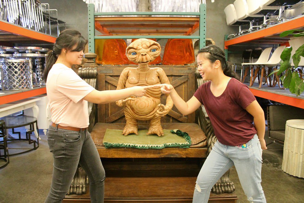 LanguageAdvance's tweet image. A visit to #UniversalStudios, #LosAngeles would not be complete without meeting this little guy :) #LanguageAdvance #StudyTours combine the perfect mix of #education, #culturalimmersion and fun. Click HERE ==&amp;gt; languageadvance.net
#grouptravel #tesol #universalstudios #et