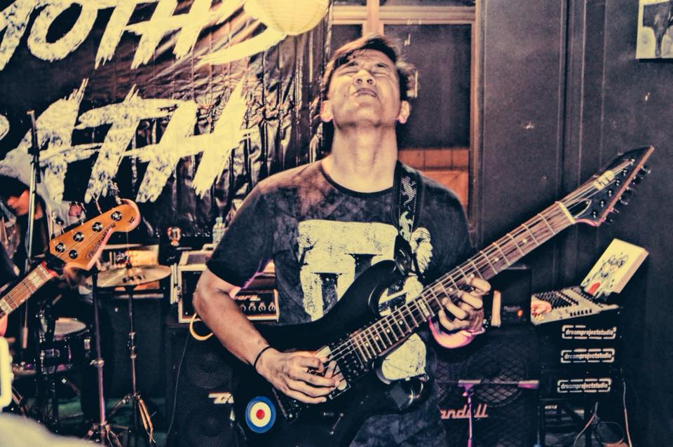 fhsbandd's tweet photo. Mammoth's Wrath 2017 #throwback #forheavenssake #fhsband #progressivemetalcore #klmc #mammothswrath #khizanatipoh https://t.co/RfSv3IqsoI