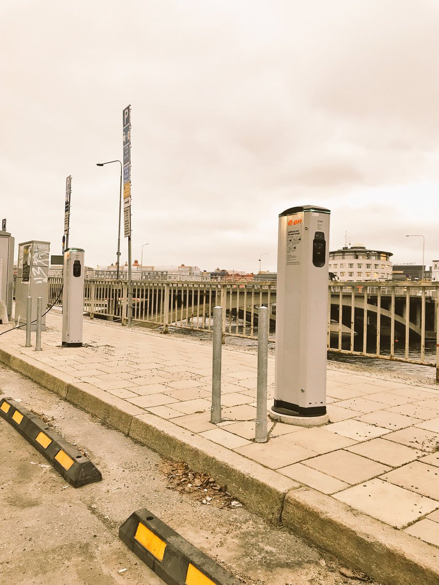 I dagens <a href="/nyteknik/">Ny Teknik</a> kan ni läsa hur det går att spara kostnader och bygga för framtiden och öka kvaliten med modulära fundament för laddstolpar från <a href="/UnimiSolutions/">Unimi Solutions</a> ”3 önskningar i 1 det går väl inte?” Jo kolla här bit.ly/2Dz9FKK #Unimi1Base #laddinfra