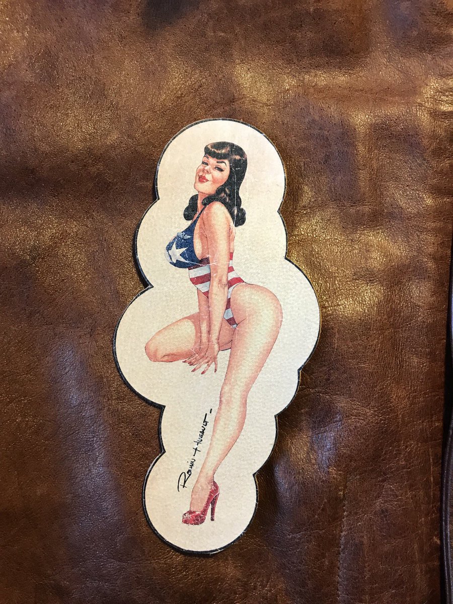 My pin-up patch for sale! etsy.com/fr/shop/Romain…