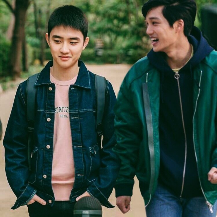 EXO_VISUALS's tweet photo. Everything was so worthless;

Even I think myself is useless.

Until there was you

who makes me laugh,

who makes me happy;

I didn't deserve this.

But to me,

this is perfect.

To me,

YOU are perfect.

#KaiSoo #EXOLPromptDay https://t.co/FmOW34thEm