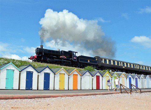 ABC of the #EnglishRiviera - Round Robin
A circular journey firstly by bus from #Torquay to #Paignton, #Steam train from Paignton to #Kingswear, a ferry to #Dartmouth and a river cruise to #Totnes, return by bus to Torquay.
#Devon #VisitDevon #VisitTorquay #bedandbreakfast