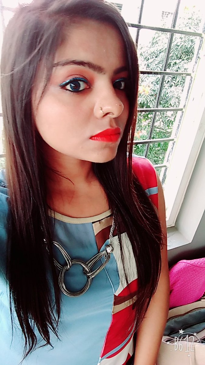 Always1Priyanka's tweet photo. #gettingready #forsomething #Special #prettylooks https://t.co/x7XxljFXep