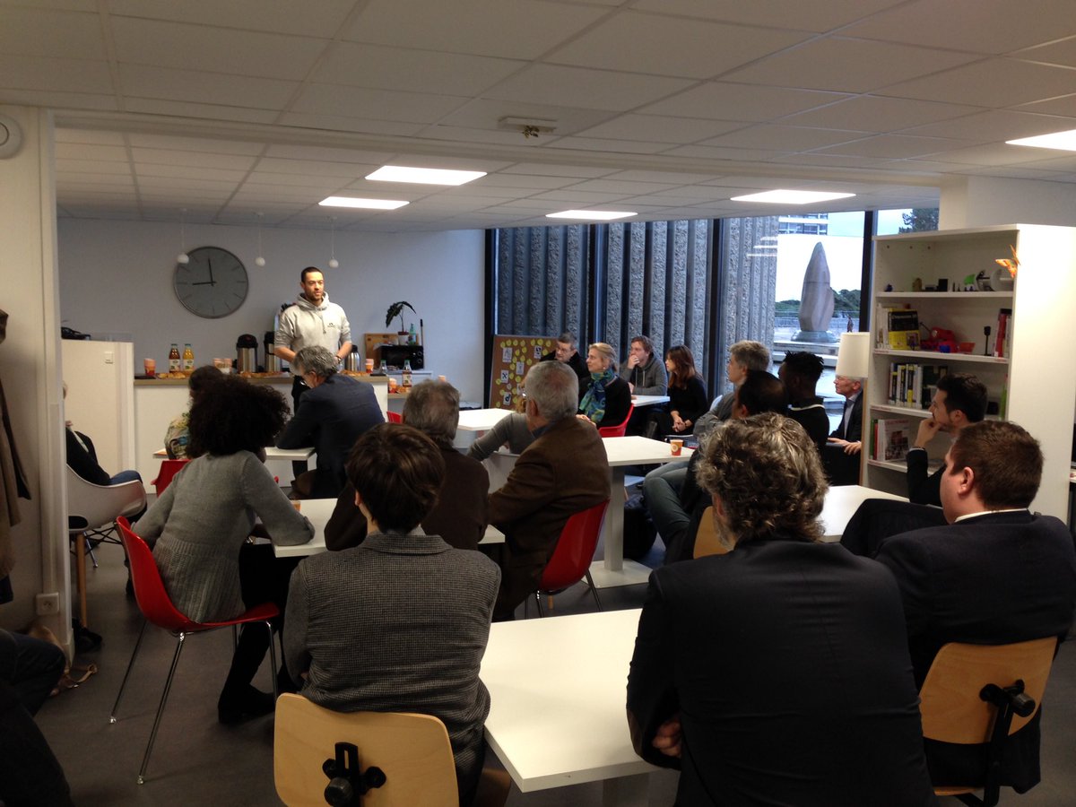 CergyPontoise95's tweet photo. Petit déjeuner des créateurs cergypontains 2018 en présence des acteurs locaux de l entrepreneuriat et de @Jp_Jeandon à @LabBoite #CergyPontoise #DINPI #Entrepreneur https://t.co/rYgq0aUody