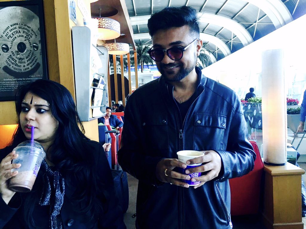LesleLewis's tweet photo. Caffine Time .. BeerBanned for today π.. #LesleLewisLive heading to #Hyderabad #ConnectWithTheFans .. Rock & Roll !! π https://t.co/ekHk8O1xx2