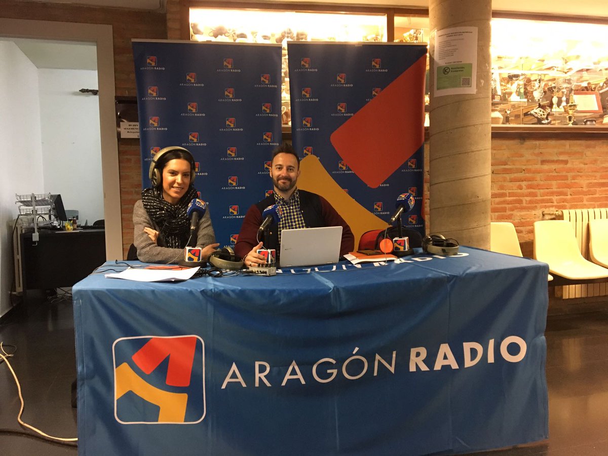 aragoncultura's tweet photo. Lorenzo Río y @Nat_Fondevila, de @despiertaaragon en @aragonradio, están en la @eupla_campus para contarte cómo celebra su 50º aniversario ¡Felicidades! https://t.co/oGZzuf0Z55