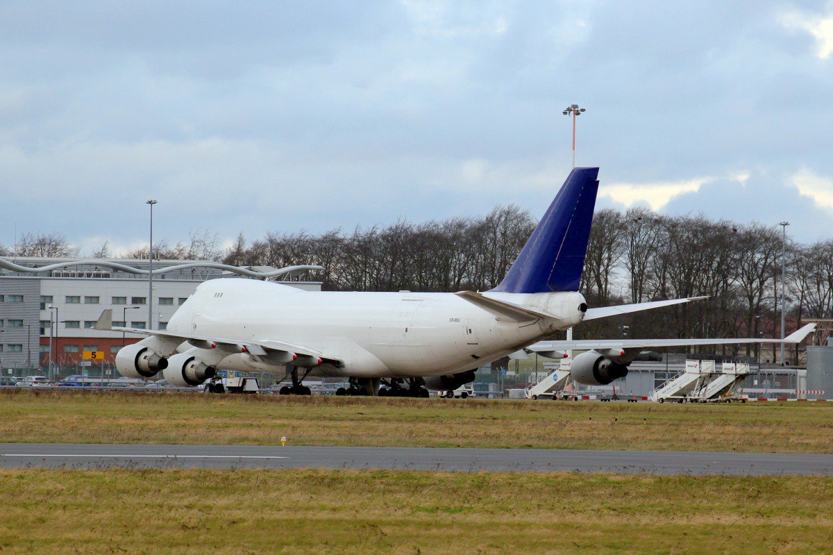 FODSA1's tweet photo. Three of yesterday's heavies @DSA_Airport @AngloWorldCargo keeping the cargo and Swissport teams busy. 
WGA MD11, Aerotrans 747 and Silkways 747.
#doncasterisgreat #sheffieldissuper @luvYorkshireuk https://t.co/lyhQqzegxq https://t.co/BKXjpXg9yB