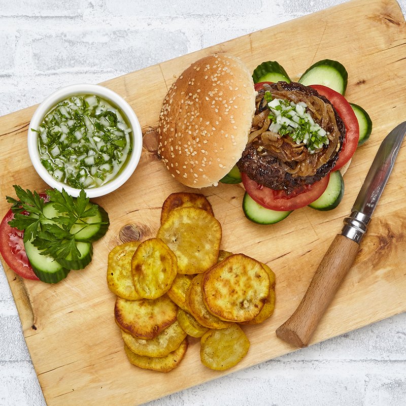 ChefAliNL's tweet image. Inspiratietip: Black angus hamburgers met chimichurri en bataatschijven. Komt dit vanavond ook op jouw menu te staan? Gegarandeerd genieten! ;)