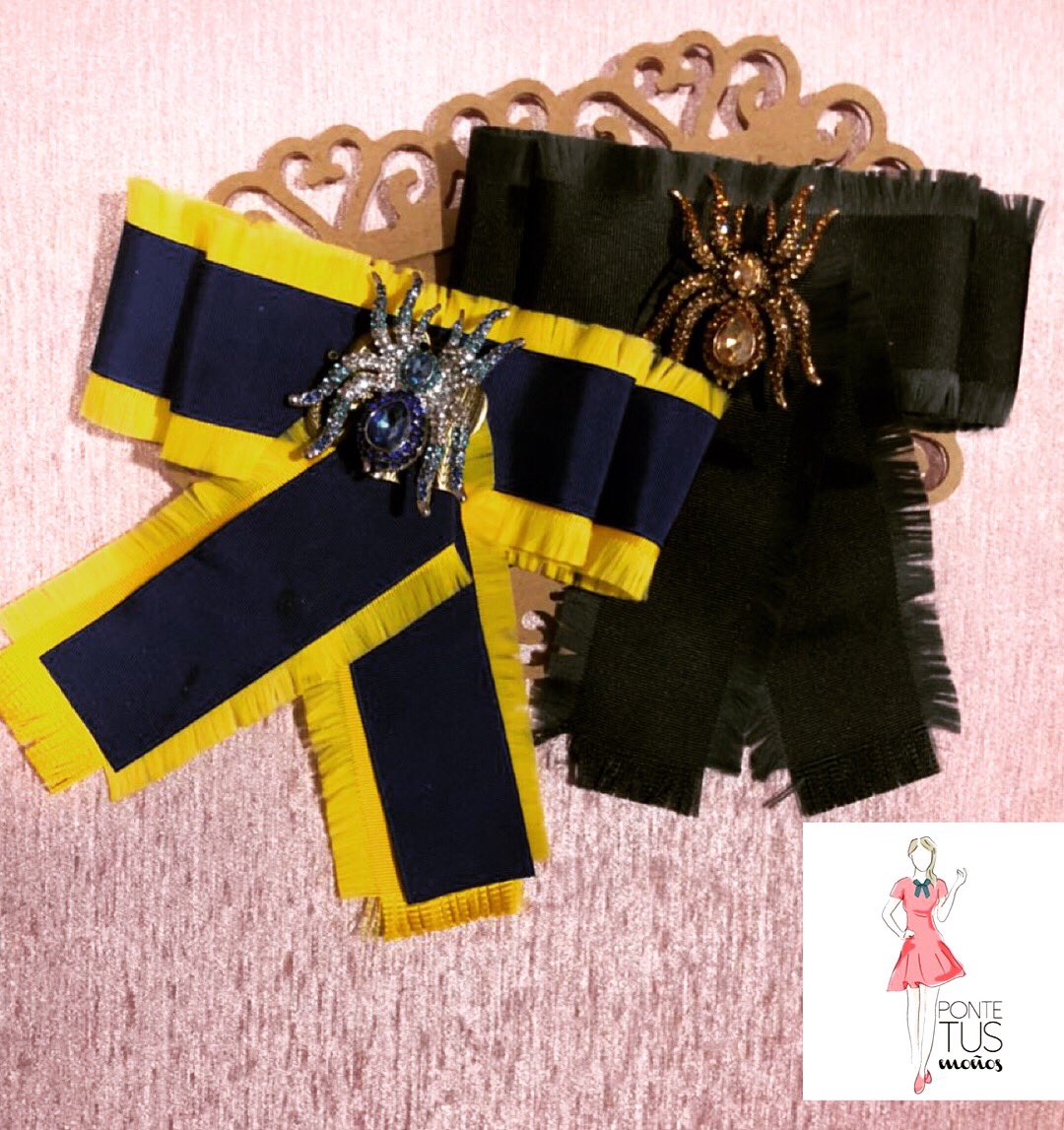 TuPontelos's tweet photo. ”Nuestros broches hacen la diferencia” 
Colección de #Bows #ValentinesDay ❤️
•
#Bow con #spyder imitación  diamante platinado, aleación de zinc $500
•
Tamaño Big
•
#PonteTusMoños🎀 #TuPontelos 
#StyleInspiration #CalidadTotal #DiseñosUnicos #InstaBow  #SanValentin #TuEstilo https://t.co/2r4O4KT6Vo