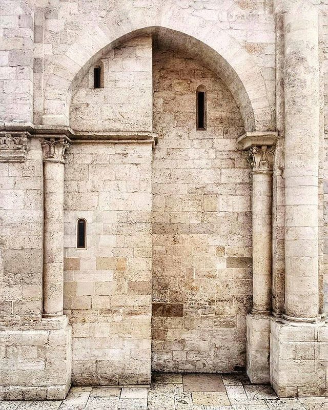 BeniCulturali30's tweet photo. Basilica del Santo Sepolcro sec. XI
Barletta, Italy
Photo by @pinoddz
Visita il nostro sito ➡ Link in bio ⏩Seguici anche su Facebook
#beniculturali30 #culturalheritage30 #terrerare #minimal #minimalove #minimalism #minimalmood #minimalstyle #minimalp… https://t.co/fF7U1WhQd1 https://t.co/CjLOe4Y4iH