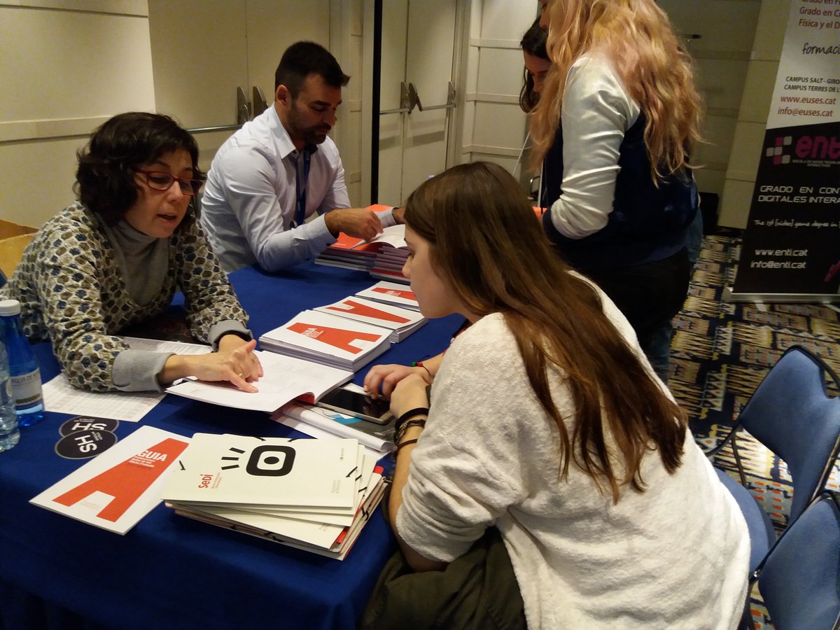 SediUV's tweet photo. Avui tècnics del @SediUV es traslladen al Saló d'Orientació Universitària Unitour, a l'Hotel València Palace, per a informar als estudiants de batxiller i cicle formatiu sobre l'accés a la @UV_EG . https://t.co/89tsfZE7xN