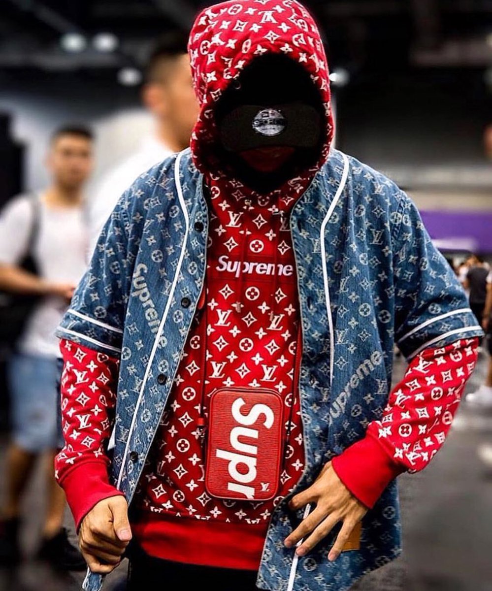 I_am_hemil's tweet photo. Rocking da street
#menstyle #supremeXlouisvuitton https://t.co/PGHyzjPCAi