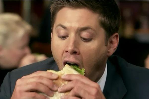 Hoy cumple 39 años el carismático, impulsivo, ingenioso y tenaz cazador Dean Winchester #Supernatural