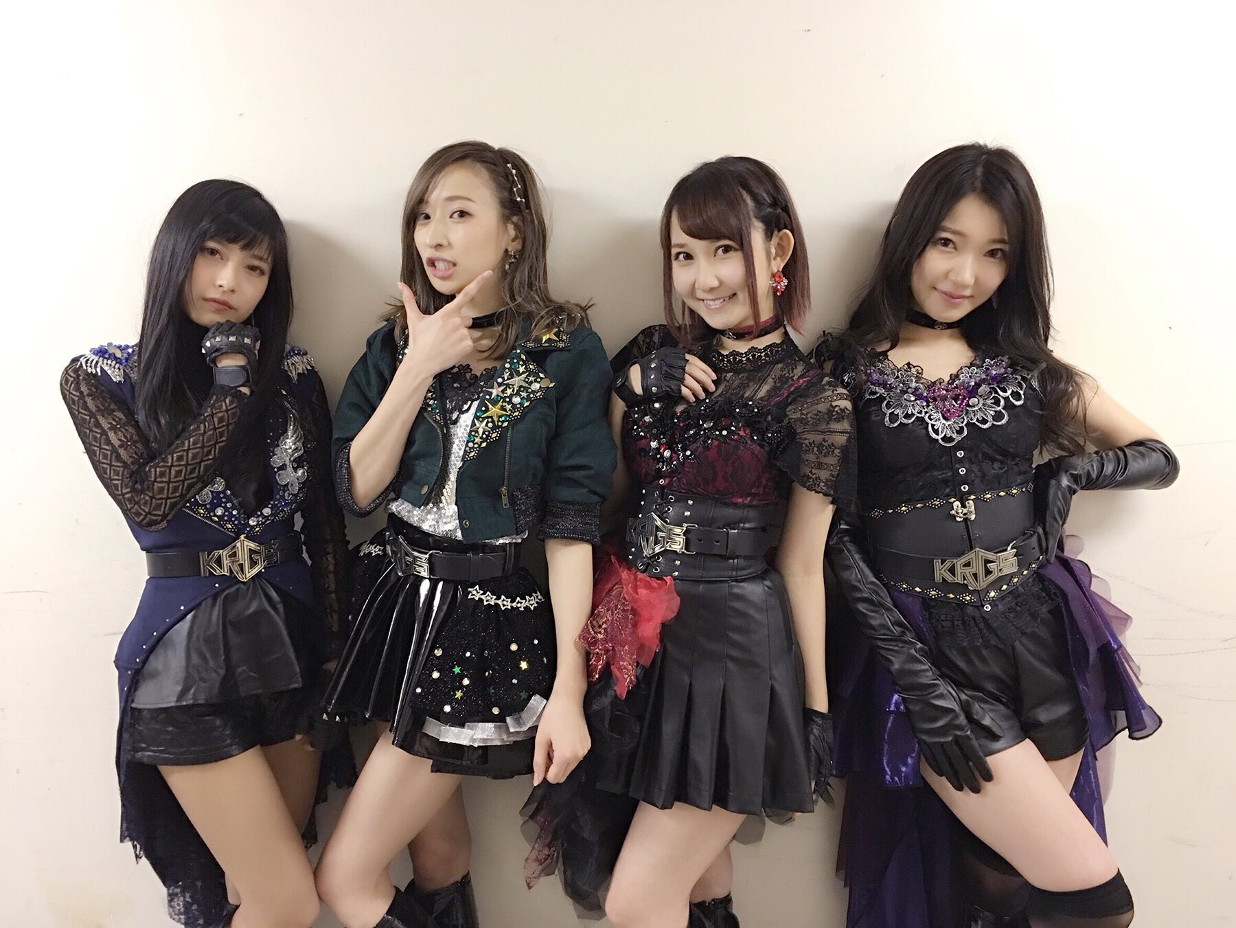 鷲見友美ジェナ 仮面ライダーgirls そして新衣装初披露 カッコイイのが大好きなので私の衣装は背広風です という事で青担当のジェナです 鷲見友美ジェナ 仮面ライダーgirls そして新衣装初披露 カッコイイのが大好きなので私の衣装は背広風です という事で青担当のジェナです