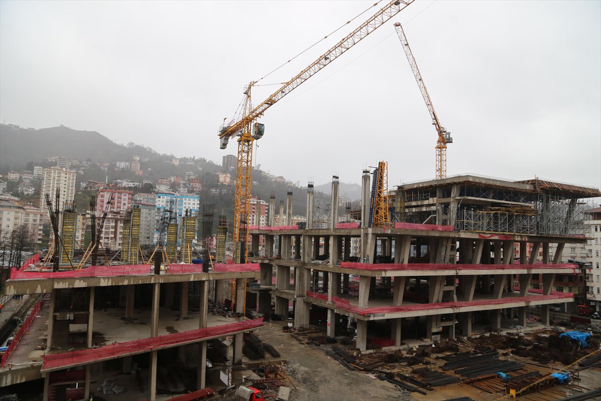 Rize'de #İşCinayeti
AVM inşaatının 3.katından düşen 26 yaşındaki işçi Savaş Çevrim yaşamını yitirdi...