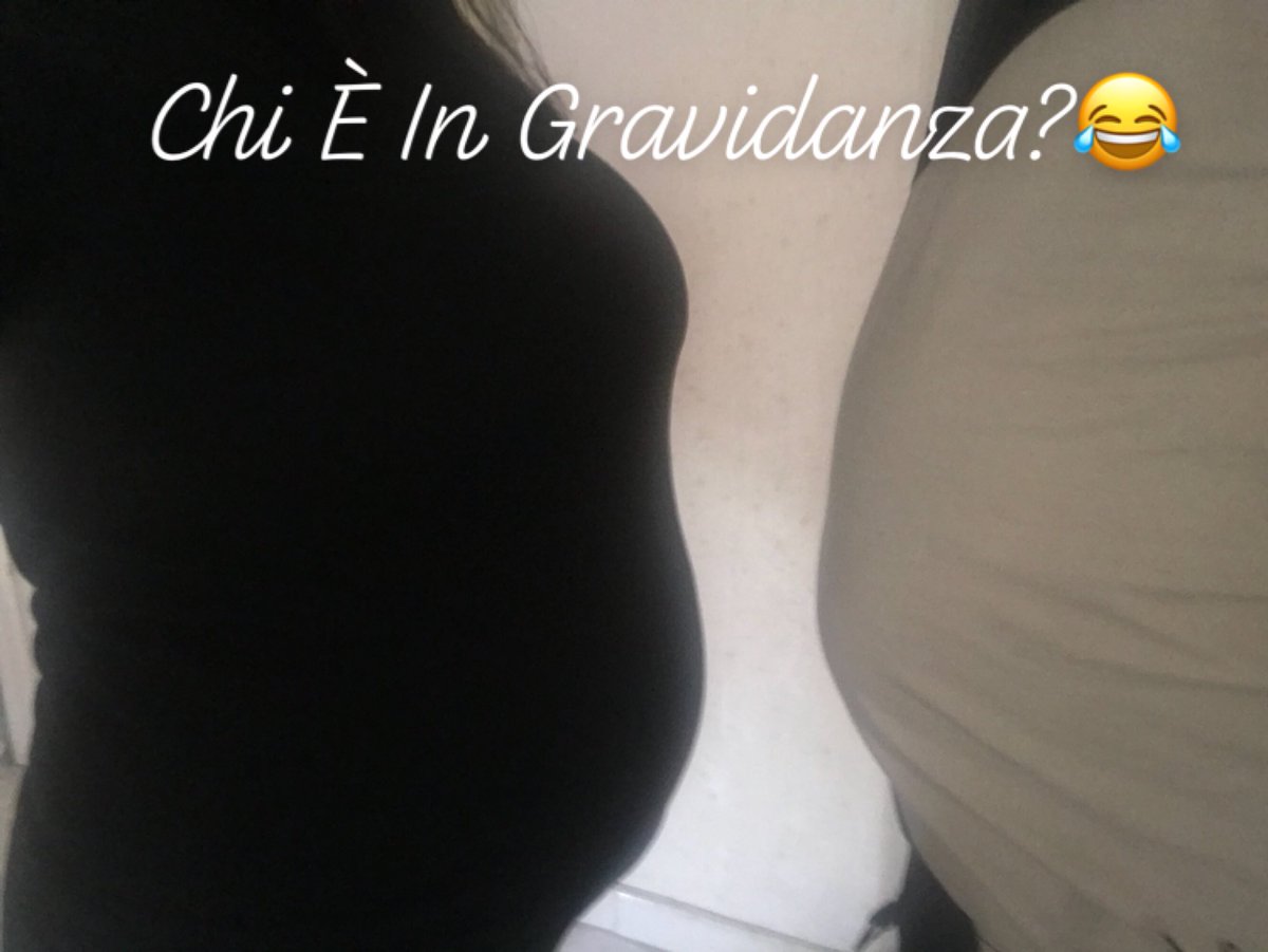 terrychanel10's tweet photo. Chi Aspetta Perla Serena🎀 Da Sette Mesi??😂😂
Mamma O Papà?😍😂

#DueGenitoriPazzi🙈 #PerlaCosaTiSpetta😂🙈 #TiAmiamoDaMorire❤️ #MumAndDad👫 #28Weeks👶🏻 #Pregnant🤰🏻#SiamoUnaCosaSola😍 https://t.co/hokrcyHBxf