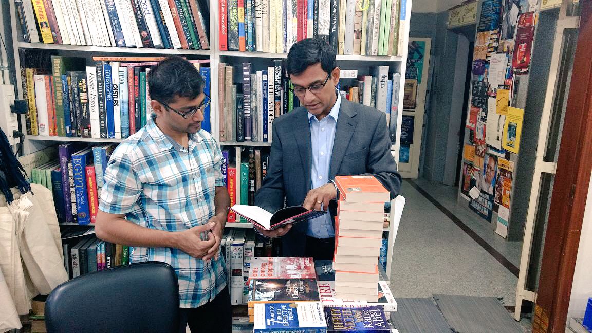 HarperCollinsIN's tweet photo. Author, Suman Ghose @sumanghose signing copies on the #Bangalore book store tour for #FromCommandToEmpathy https://t.co/4SGVbrF32d