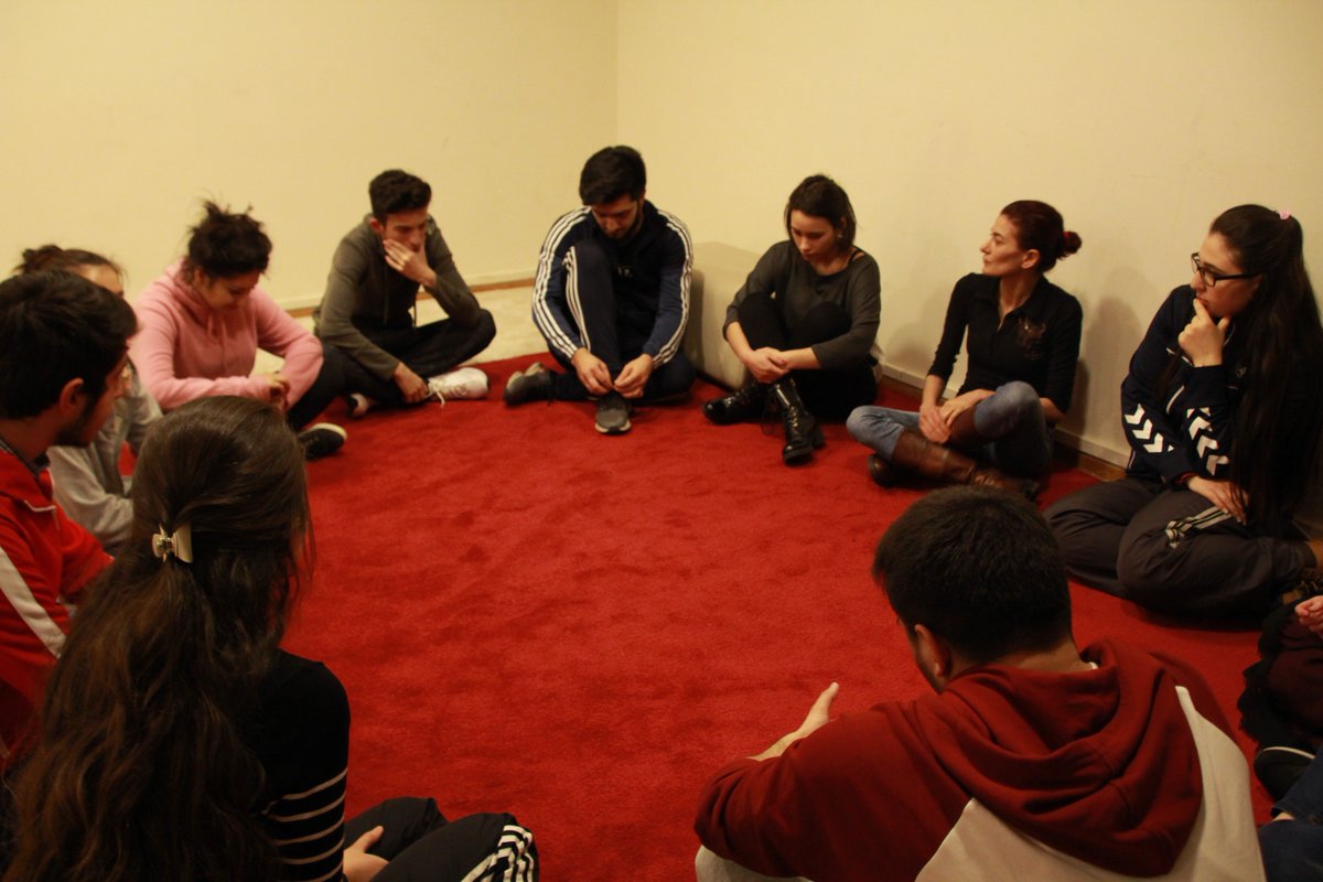 Ücretsiz Tiyatro eğitimimiz için hafta içi grubumuz dolmak üzeredir. İletişim için 553 553 94 94