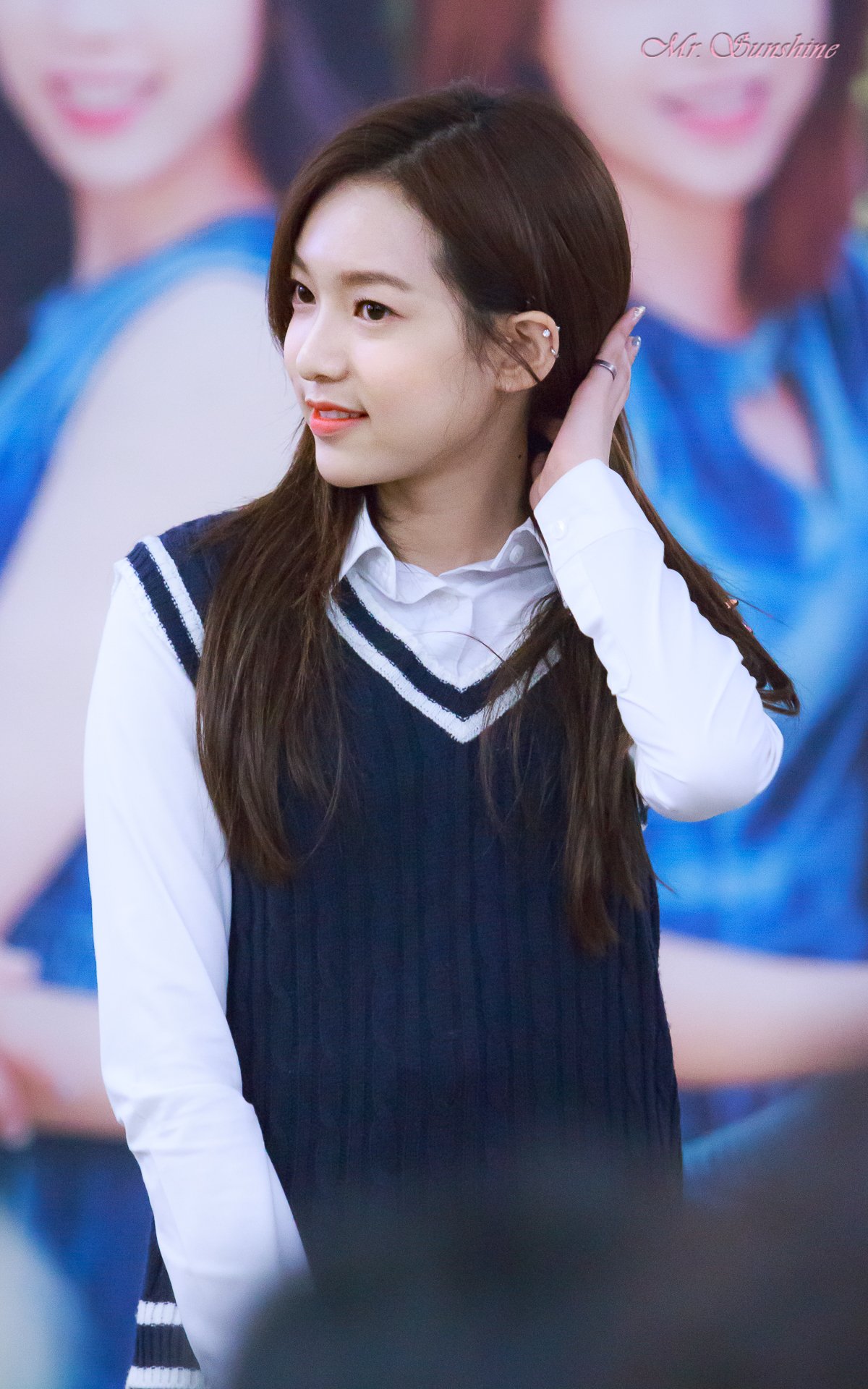 DUT1ZVLU8AAdDfE.jpg:orig