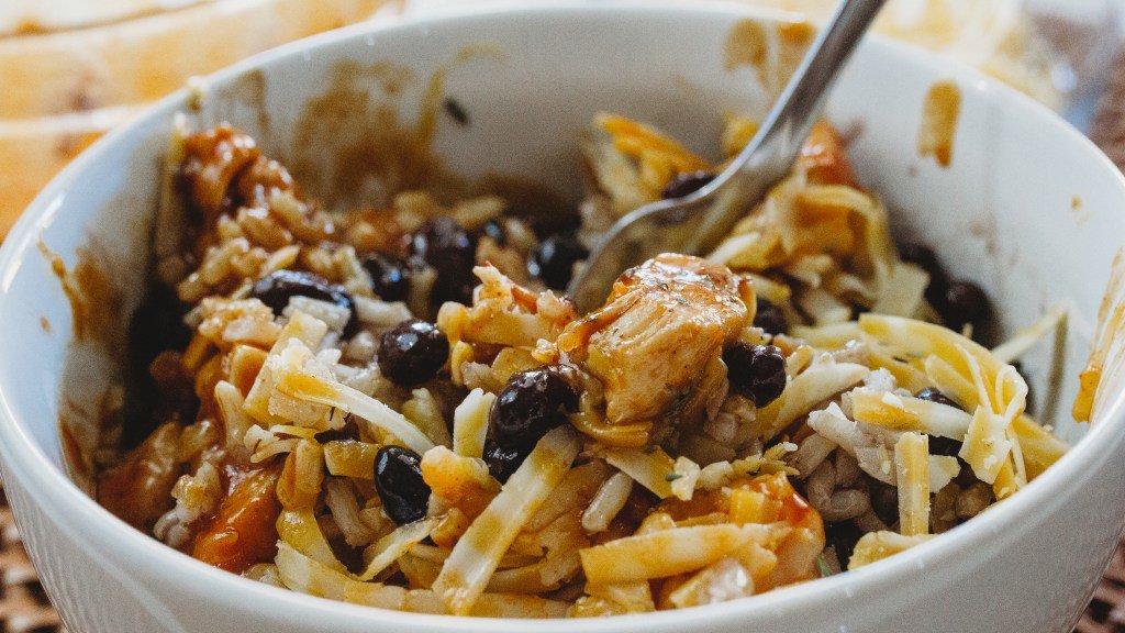 crzylifelittles's tweet photo. check out my #UltimateKitchenHack to making this delicious enchilada bowl in under 20 minutes >> https://t.co/lfKEs8WKIt << #ad #dinner https://t.co/hGO45ffWtv
