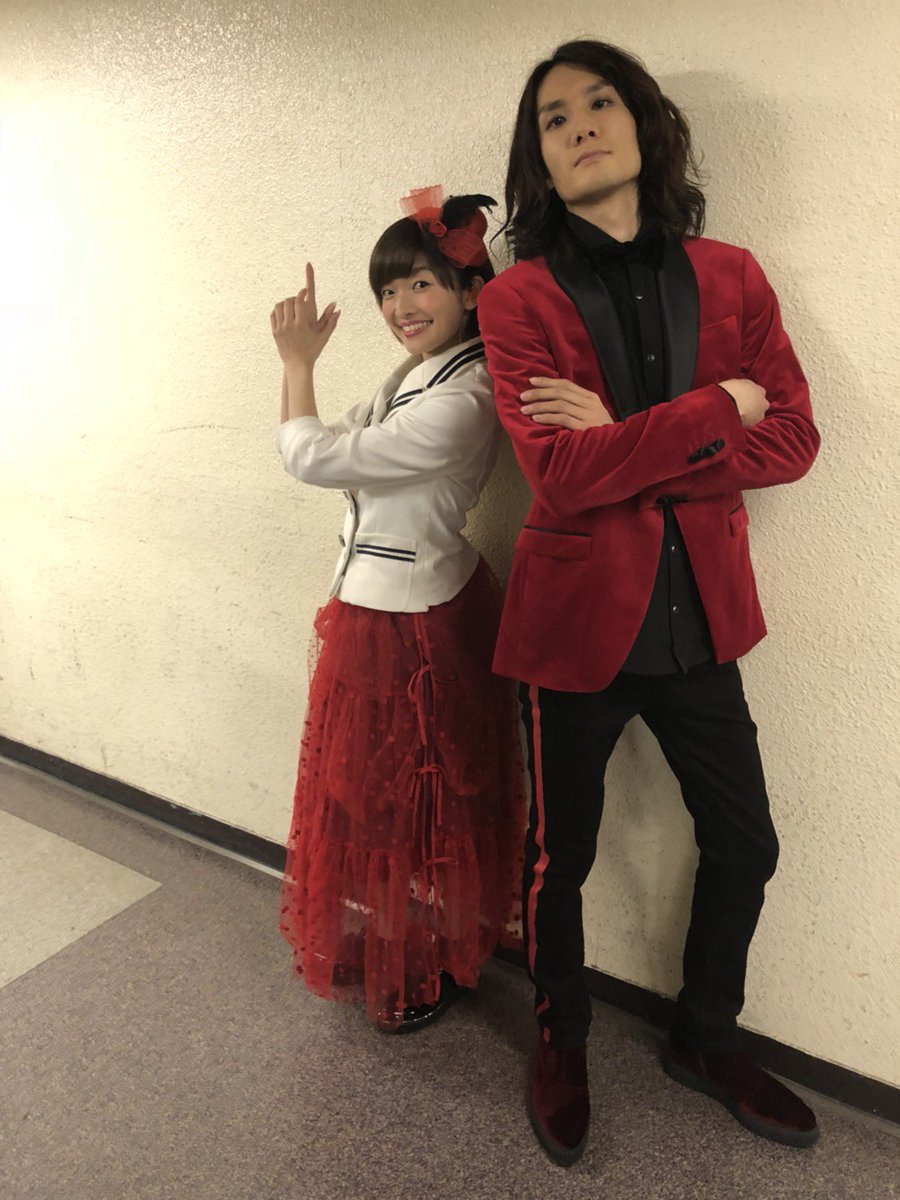 吉田達彦 Tatsuhiko Yoshida A Twitteren 吉田達彦 スーパー戦隊新シリーズ 快盗戦隊ルパンレンジャーvs警察戦隊 パトレンジャー ルパンレンジャーの主題歌歌唱にて メジャーデビュー決定 本日 超英雄祭 In 武道館にて発表致しました パトレンジャー歌唱