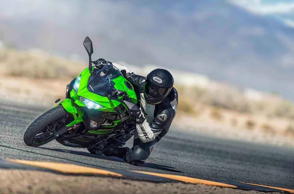 petescycle's tweet image. Aggressive styling and advanced performance are at the core of the 2018 Kawasaki Ninja 400 ABS KRT sportbike. #Kawasaki #Ninja400 #KRTEdition #StreetBikes #StreetBorn #TrackInspired