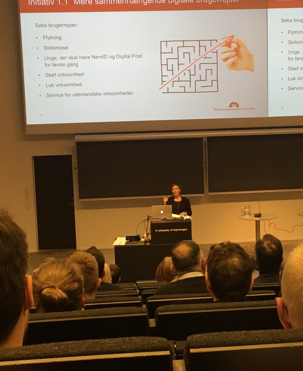 hellejunge's tweet photo. DIGST præsenterer mere sammen hængende brugerrejser på ITU 😀 https://t.co/1auu6kxVRR