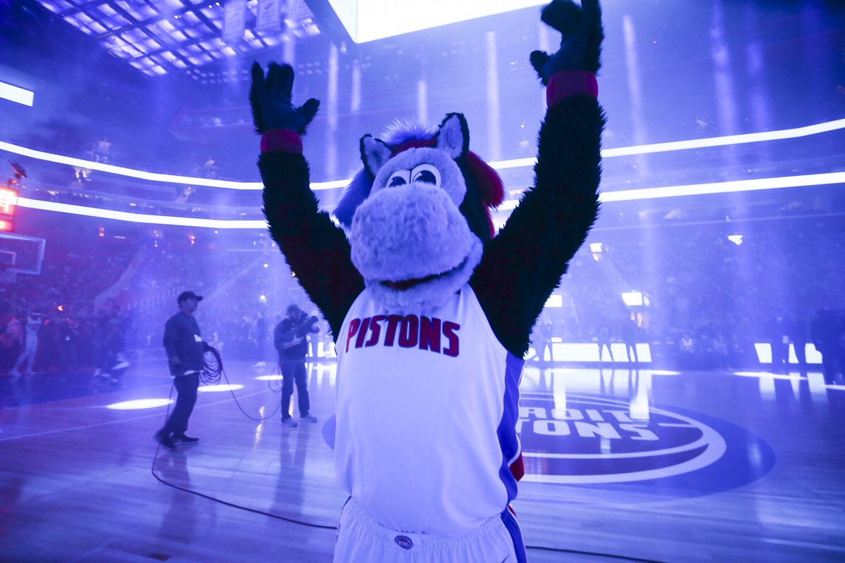 PistonsHooper tweet picture