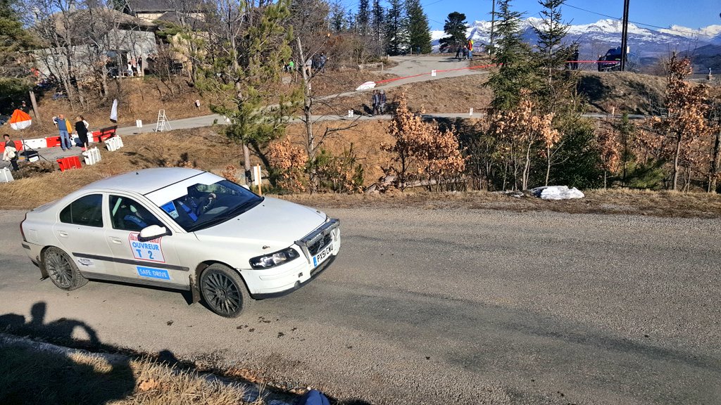 FakeHinkelstein's tweet photo. Hour and a half to go. Gravel crews through the shakedown stage. #wrc @ACM_Media #Noicehere https://t.co/aFfcbitVfa
