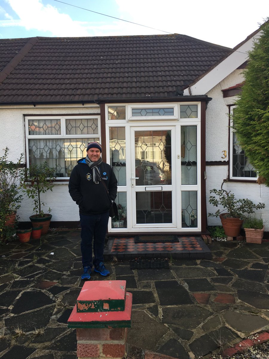 ANDREWBARNARD12's tweet photo. Amazing to trace your family history.. my dads house in Hornchuch.. pity no one was 🏠 #family roots https://t.co/Xs4729EzFG