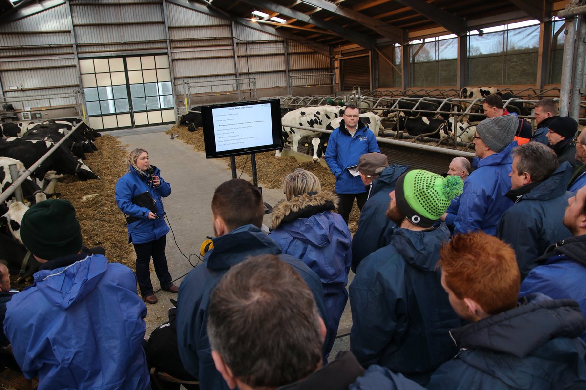 DiscoverCAFRE's tweet photo. Alastair Boyle and Judith McCord talking about efficiency in the dairy herd at the CAFRE open days https://t.co/yNJTPUpID2