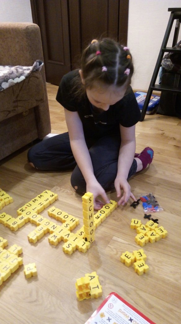 KDetiam's tweet photo. Отзывы наших победителей!

Получили наш выигрыш! Конструктор Morphun. Английский язык.

Сразу понравилось, что конструктор упакован в пластиковый ящичек. Очень удобно. Детали не потеряются. Бумажные коробки часто рвутся.
Внутри набор английских букв и… https://t.co/yp4pcd6Tei https://t.co/XVRXFGwAam