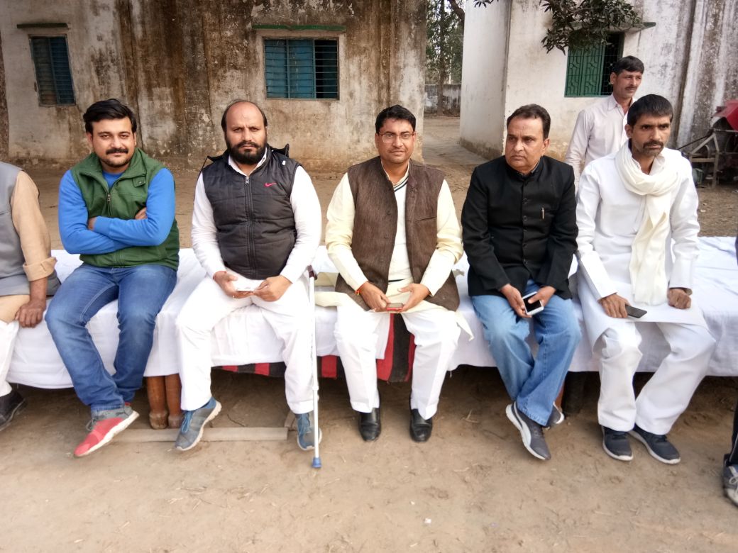 RldSudhir's tweet photo. चौधरी चरण सिंह स्मृति कबड्डी प्रतियोगिता के उद्घाटन अवसर पर गॉव निरगाजनी में!@AjitRathi9 जिलाध्यक्ष @HarshRLD युवा मंडलाध्यक्ष @anujbaliyan248 प्रमुख @AshokBalliyan एड्वोकेट आदि उपस्तिथ रहे!
 @RLDparty @jayantrld 
@brahm_tomar @shubh_ch @Navneetrld @VSinghRLD @ZiaurRahmanVD https://t.co/py8PSl0Jjh