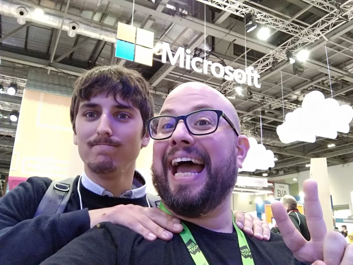 lab_possible's tweet photo. Dos monstruos (y no de feos). Cuidado si te los encuentras por #Bett2018 que te abren un tenant. Nuestro @sergiotic e @IvanTorralbo de @MsEduEsp #catacracks https://t.co/NFQoV57lON