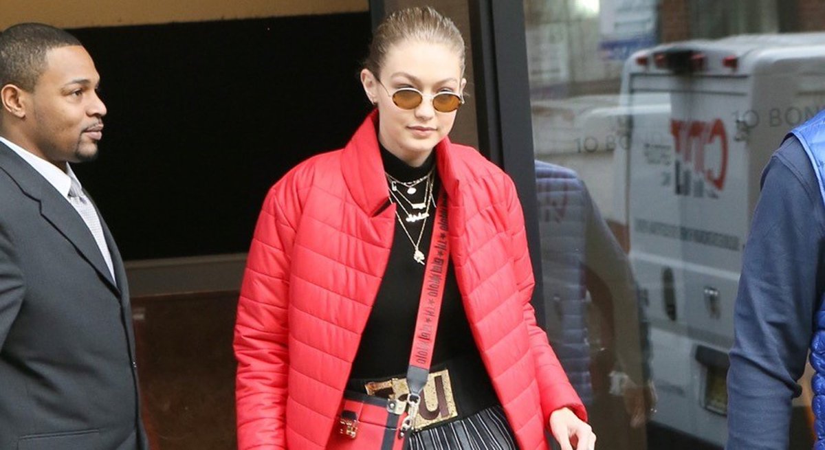 BookModaMag's tweet image. #lookoftheday: @GiGiHadid in @FollowWestwood 
bookmoda.com/2018/01/24/loo…
#GigiHadid #VivienneWestwood #lookoftheday