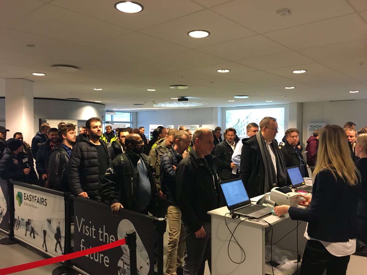 Fastighetmassan's tweet photo. Fullt upp på Fastighetsmässan i Malmö, nu Henrik Mitelman på scen https://t.co/6ZN6ldn5gE