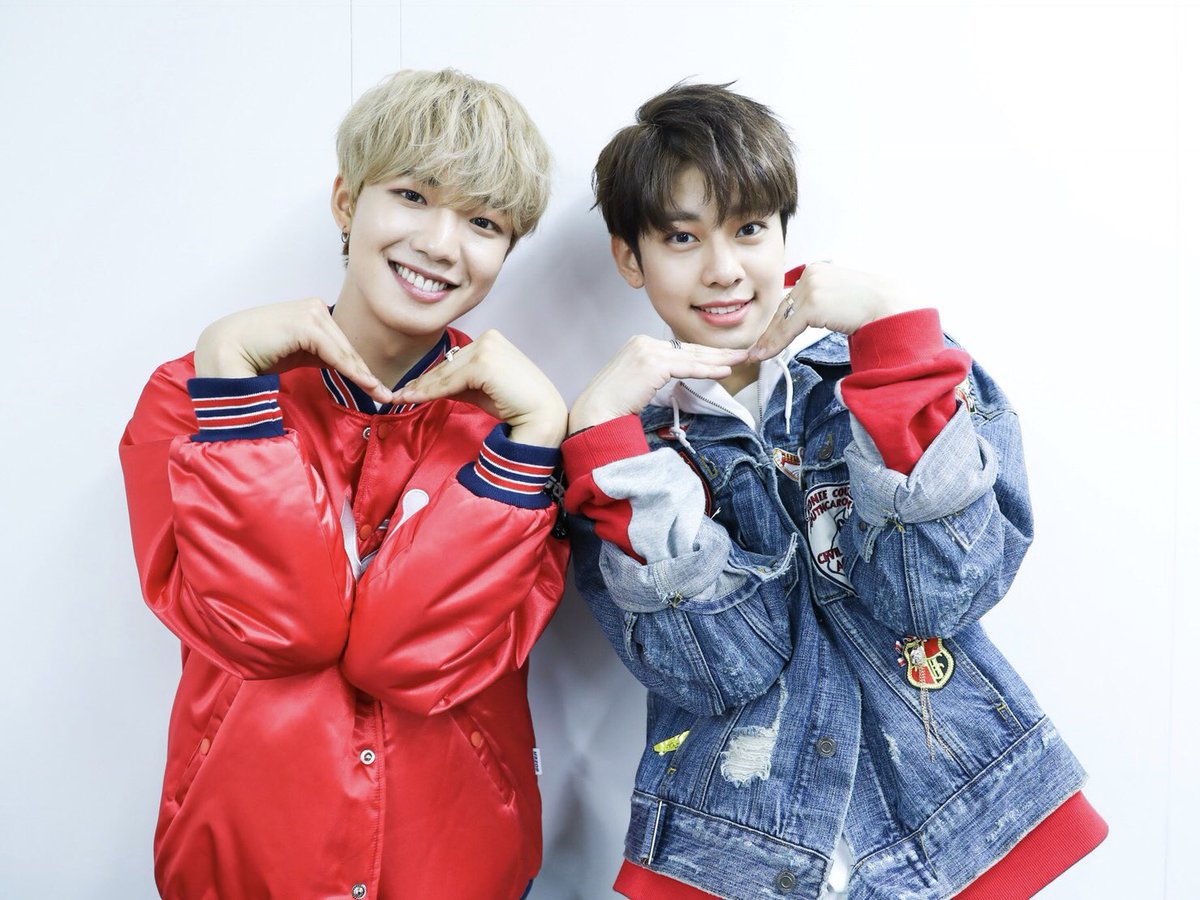 bnmboysofficial's tweet photo. [#MXM/임영민X김동현]

#MXMPICtures #MPIC
캐주얼룩 입고 귀여움과 함께 잘생김도 뿜!뿜! 하는 우리 영동이들의 무대 어떠셨나요?!😆👍🏻
매 무대가 리즈인 영동이들 앞으로도 다이아몬드 길만 걸길💎

#브랜뉴뮤직 #브랜뉴보이즈 #임영민 #김동현 
#엠픽 #MATCHUP #다이아몬드걸 https://t.co/YbPGJoXH4V
