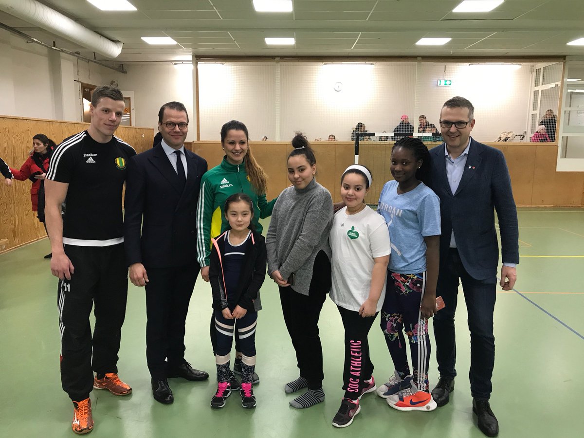 friskgeneration's tweet photo. Igår hade verksamheten i @upplandsvasby besök #handboll #ökatakten #tillsammans #enfriskgeneration https://t.co/lpqpCqWLO4