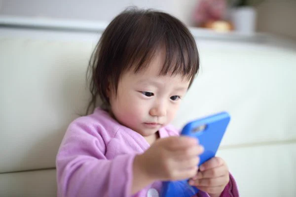 極めて悪質なので注意！子供向けに見せかけた動画「エルサゲート」とは？
